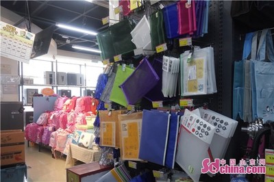 開學(xué)經(jīng)濟(jì)升溫，淄博文具市場迎來消費(fèi)熱潮，理性消費(fèi)成關(guān)鍵
